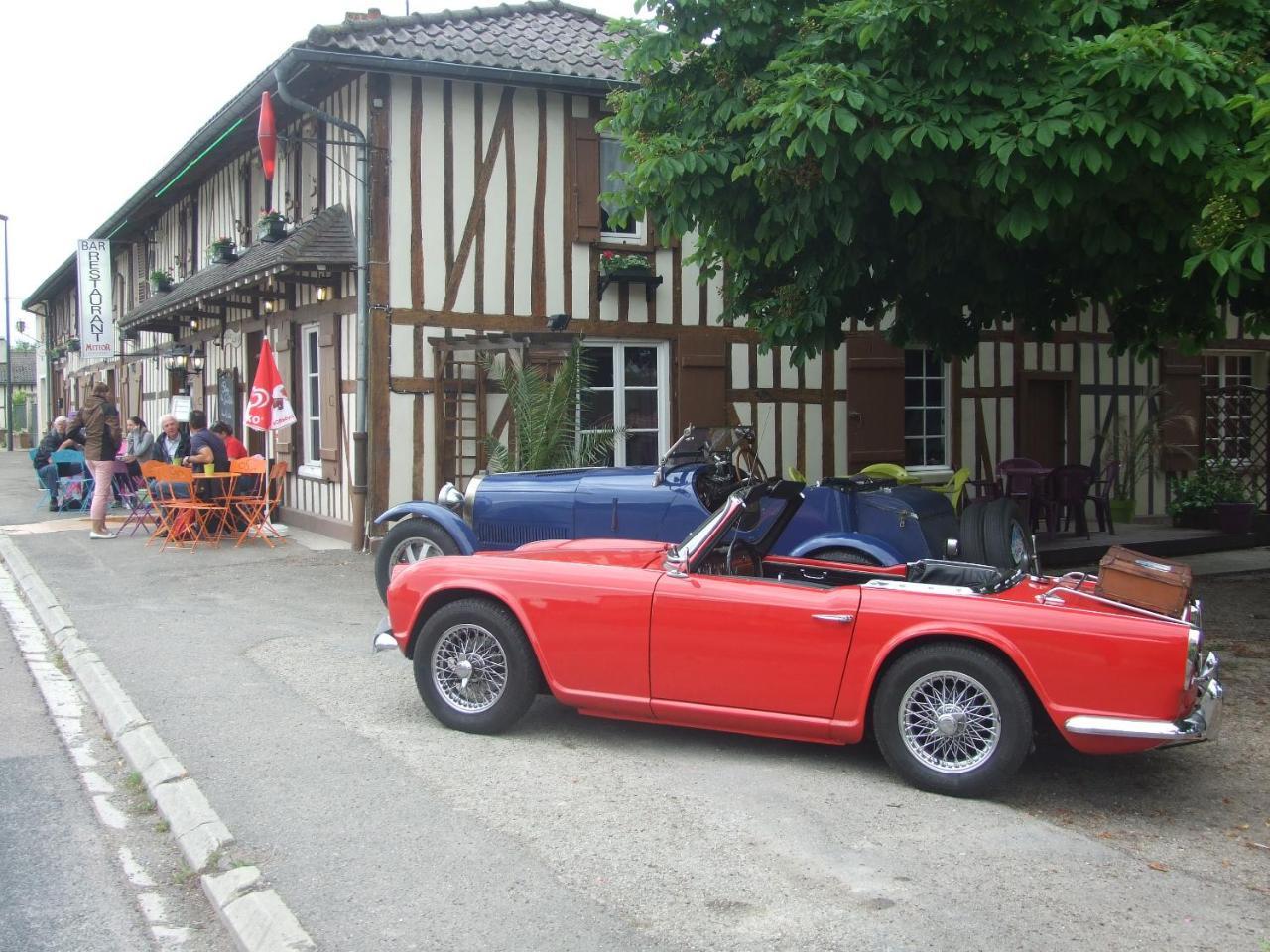 La Petite Auberge Chatelraould-Saint-Louvent Exteriör bild